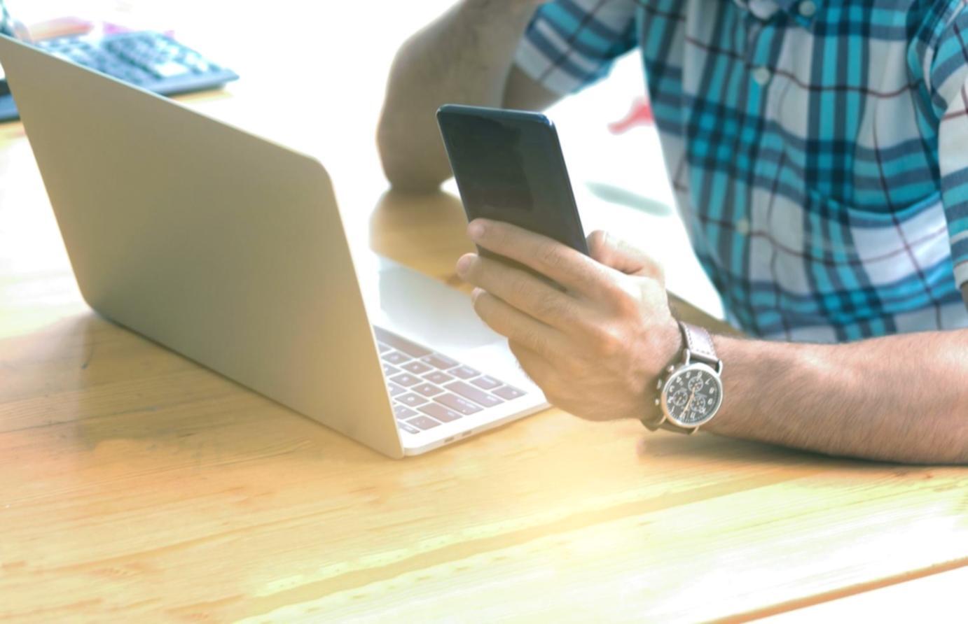 Espace de travail moderne pour la collaboration financière